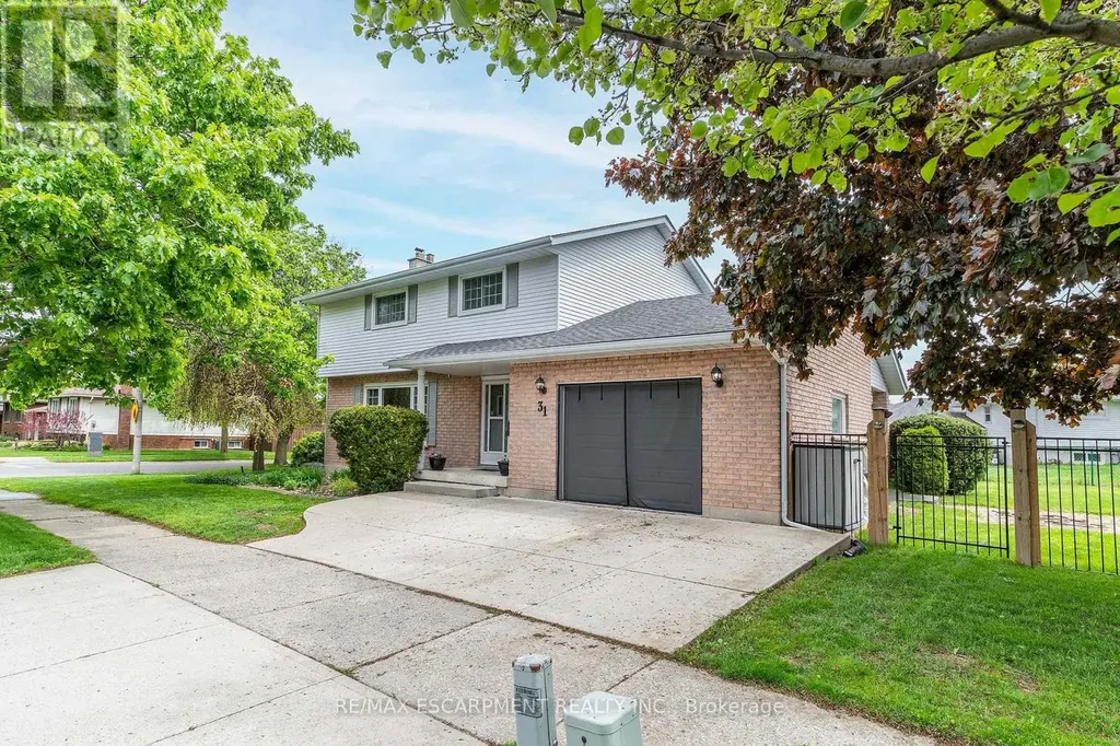 31 Blackfriar Lane Brantford ON N3R 7M2