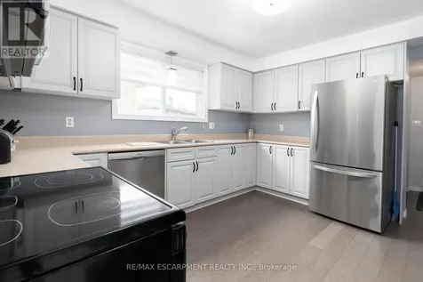 31 Blackfriar Lane Brantford ON N3R 7M2
