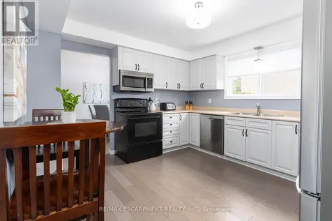 31 Blackfriar Lane Brantford ON N3R 7M2