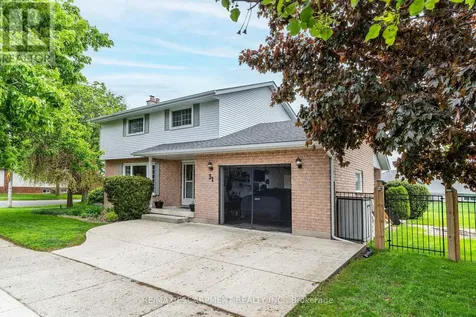 31 Blackfriar Lane Brantford ON N3R 7M2