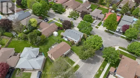 31 Blackfriar Lane Brantford ON N3R 7M2