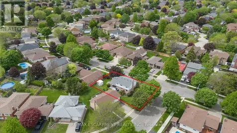 31 Blackfriar Lane Brantford ON N3R 7M2