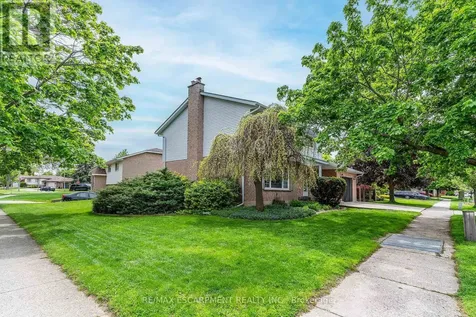 31 Blackfriar Lane Brantford ON N3R 7M2