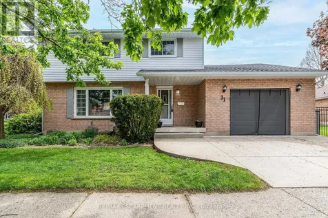 31 Blackfriar Lane Brantford ON N3R 7M2