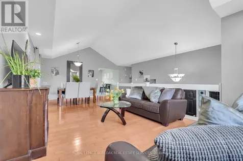 2227 St Clair Avenue Windsor ON N9B 3W4