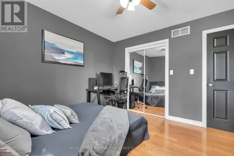 2227 St Clair Avenue Windsor ON N9B 3W4