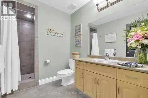 2227 St Clair Avenue Windsor ON N9B 3W4