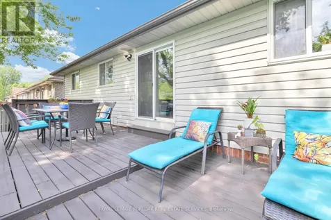 2227 St Clair Avenue Windsor ON N9B 3W4