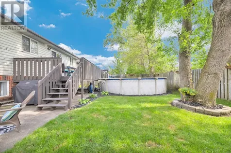 2227 St Clair Avenue Windsor ON N9B 3W4