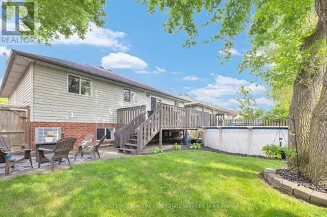 2227 St Clair Avenue Windsor ON N9B 3W4
