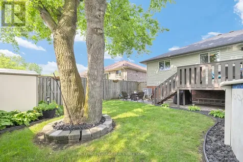 2227 St Clair Avenue Windsor ON N9B 3W4