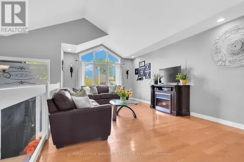 2227 St Clair Avenue Windsor ON N9B 3W4