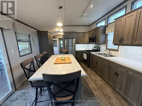 356 Rockhaven Selwyn ON K0L 2H0