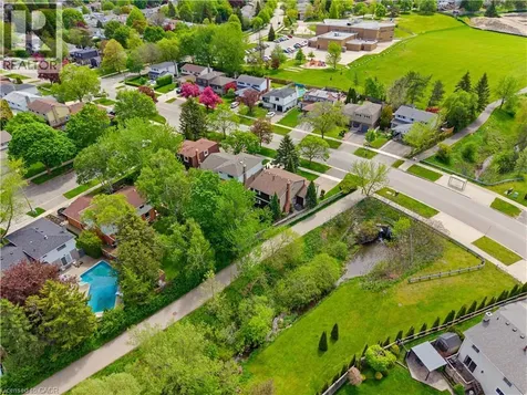 216 Mcgarry Drive Kitchener ON N2N 1H9