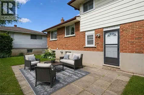 17 Glenda Court Guelph ON N1H 6V6