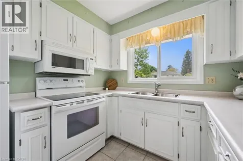 17 Glenda Court Guelph ON N1H 6V6