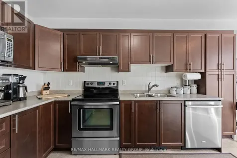 231 Rolling Meadow Crescent Ottawa ON K1W 0A8