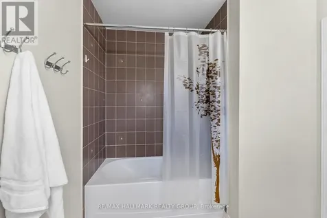 231 Rolling Meadow Crescent Ottawa ON K1W 0A8