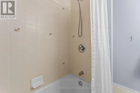 231 Rolling Meadow Crescent Ottawa ON K1W 0A8