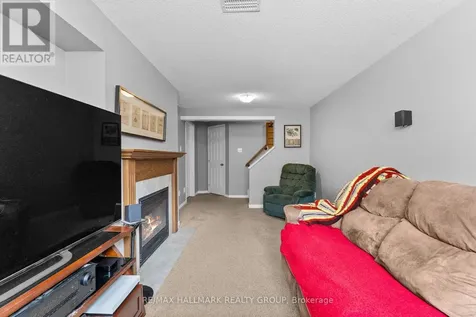 231 Rolling Meadow Crescent Ottawa ON K1W 0A8