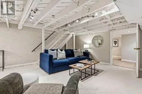136 Blantyre Avenue Toronto (the Beaches) ON M1N 2R5