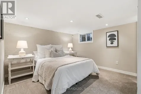 136 Blantyre Avenue Toronto (the Beaches) ON M1N 2R5