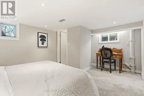 136 Blantyre Avenue Toronto (the Beaches) ON M1N 2R5