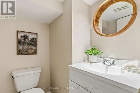 136 Blantyre Avenue Toronto (the Beaches) ON M1N 2R5