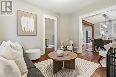 136 Blantyre Avenue Toronto (the Beaches) ON M1N 2R5