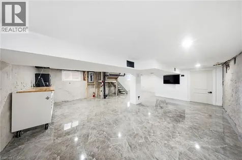 273 Stinson Crescent Hamilton ON L8N 1T6