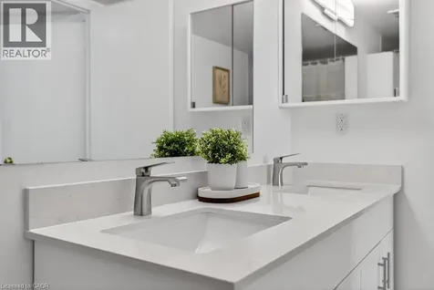 5090 Pinedale Avenue Burlington ON L7L 5V8