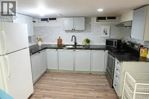 2688 Jamaica Crescent Windsor ON N9E 2Z2