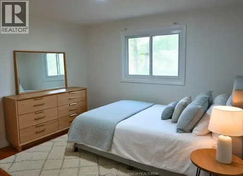 2688 Jamaica Crescent Windsor ON N9E 2Z2