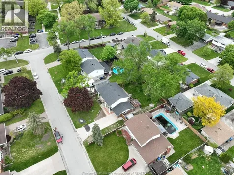 2688 Jamaica Crescent Windsor ON N9E 2Z2