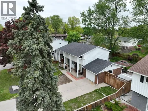 2688 Jamaica Crescent Windsor ON N9E 2Z2
