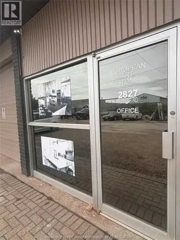 2827 Turner Windsor ON N8W 3N4