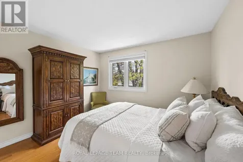 6 Byrd Crescent Ottawa ON K2L 2G5