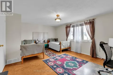 730 Malibu Terrace Ottawa ON K2C 3V1