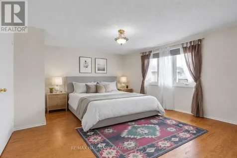730 Malibu Terrace Ottawa ON K2C 3V1