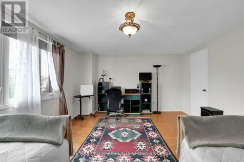 730 Malibu Terrace Ottawa ON K2C 3V1