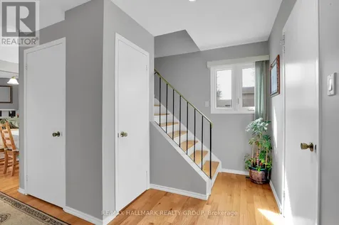 730 Malibu Terrace Ottawa ON K2C 3V1