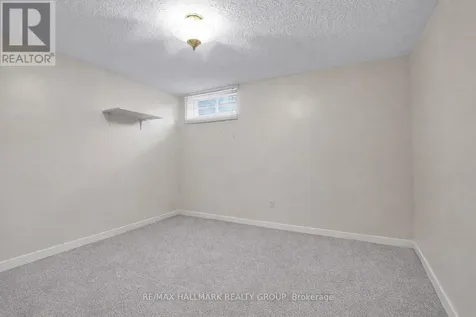 730 Malibu Terrace Ottawa ON K2C 3V1