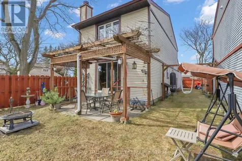 730 Malibu Terrace Ottawa ON K2C 3V1