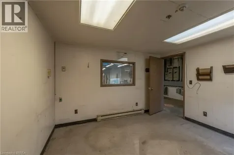115 Scott Avenue Paris ON N3L 3K4