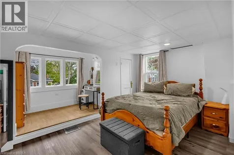 9 Aylmer Street Brantford ON N3S 6J7