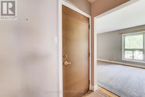 71 Brandon Avenue Kitchener ON N2M 2J2