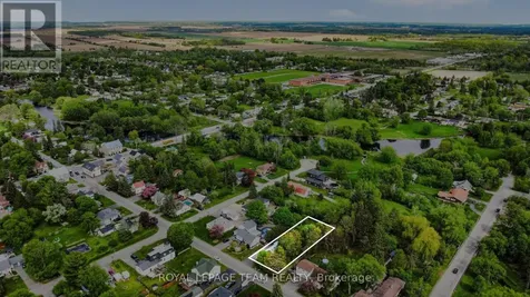 102 Strachan Street Ottawa ON K0A 2Z0