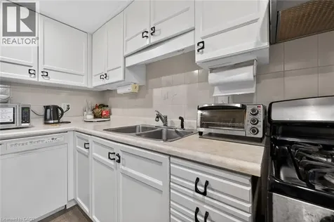 1675 Upper Gage Avenue Hamilton ON L8W 3R8