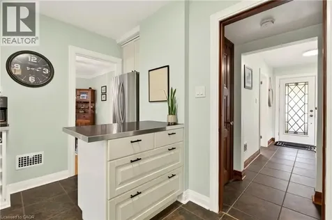 13 Tweedsmuir Avenue Dundas ON L9H 4H6