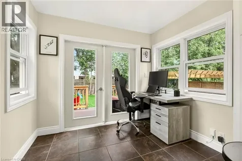13 Tweedsmuir Avenue Dundas ON L9H 4H6